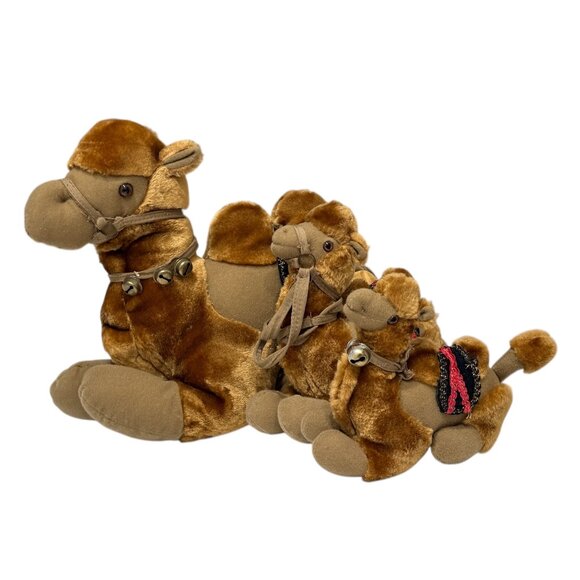 3 Vintage Plush Camels from Dubai - Picture 4 of 17